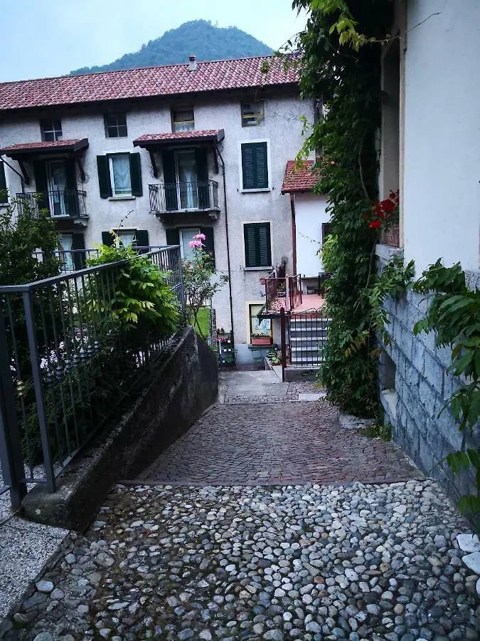 Villa Residenza Se son Rose Schignano  Сasa de vacaciones Schignano (Como)